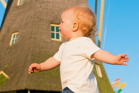 2025年开朗大方的女宝宝名字